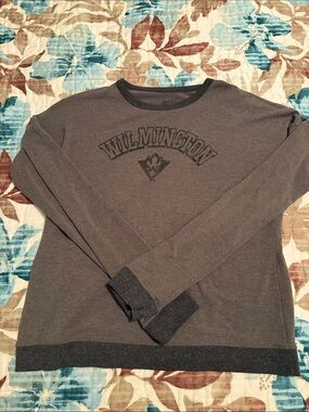 UNC WILMINGTON women’s cropped sweatshirt